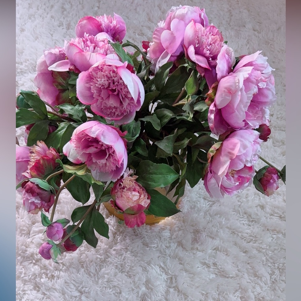 Peonies Elegant Pink Floral Arrangement in Glass Vase Pink Peonies - Picture 7 of 9